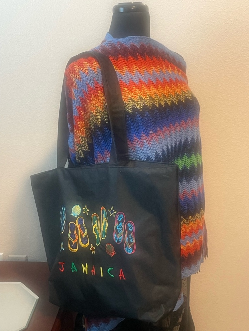 Embroidered Flip-Flop Jamaica Tote - Picture 4 of 11